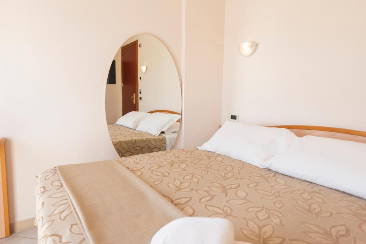 Hotel Residence Imperial Misano Adriatico Zewnętrze zdjęcie